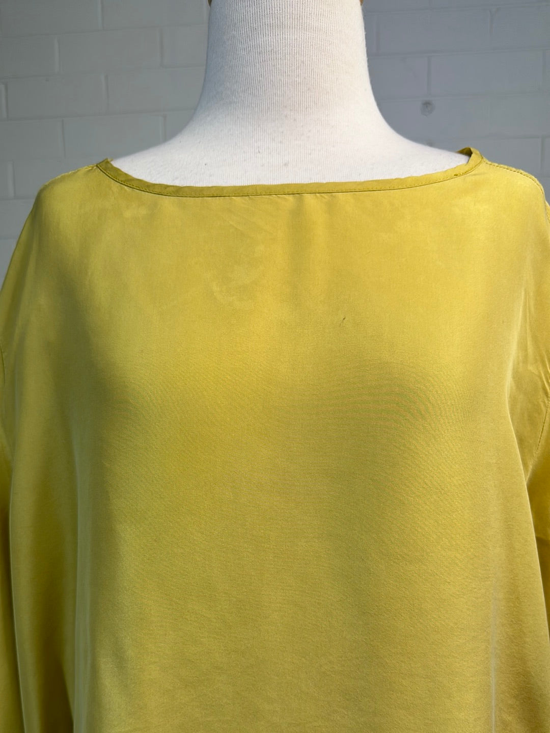 Lee Mathews | top | size 12 | three quarter sleeve | 100% silk