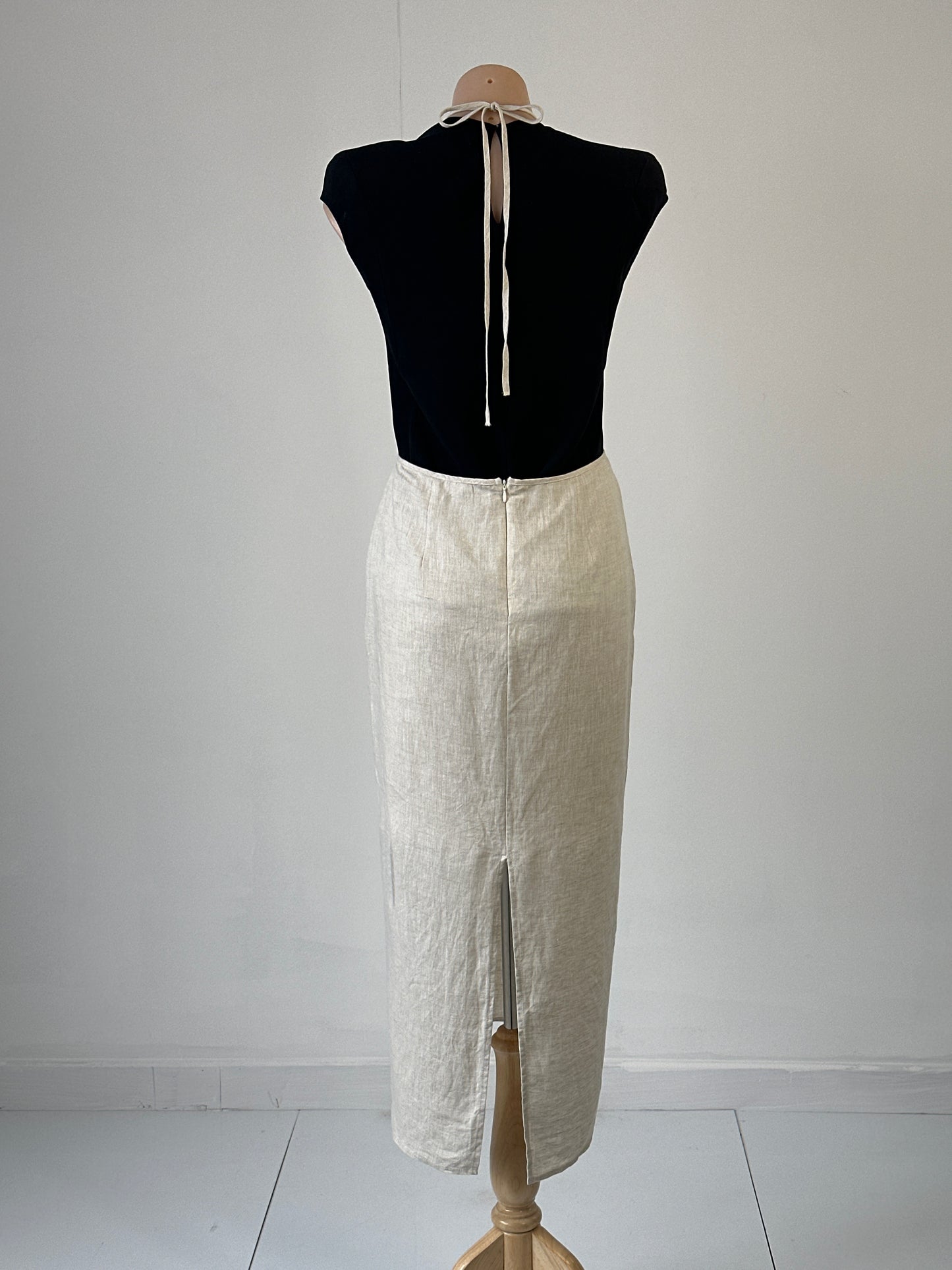 Dazie | skirt | size 12 | midi length | 100% linen