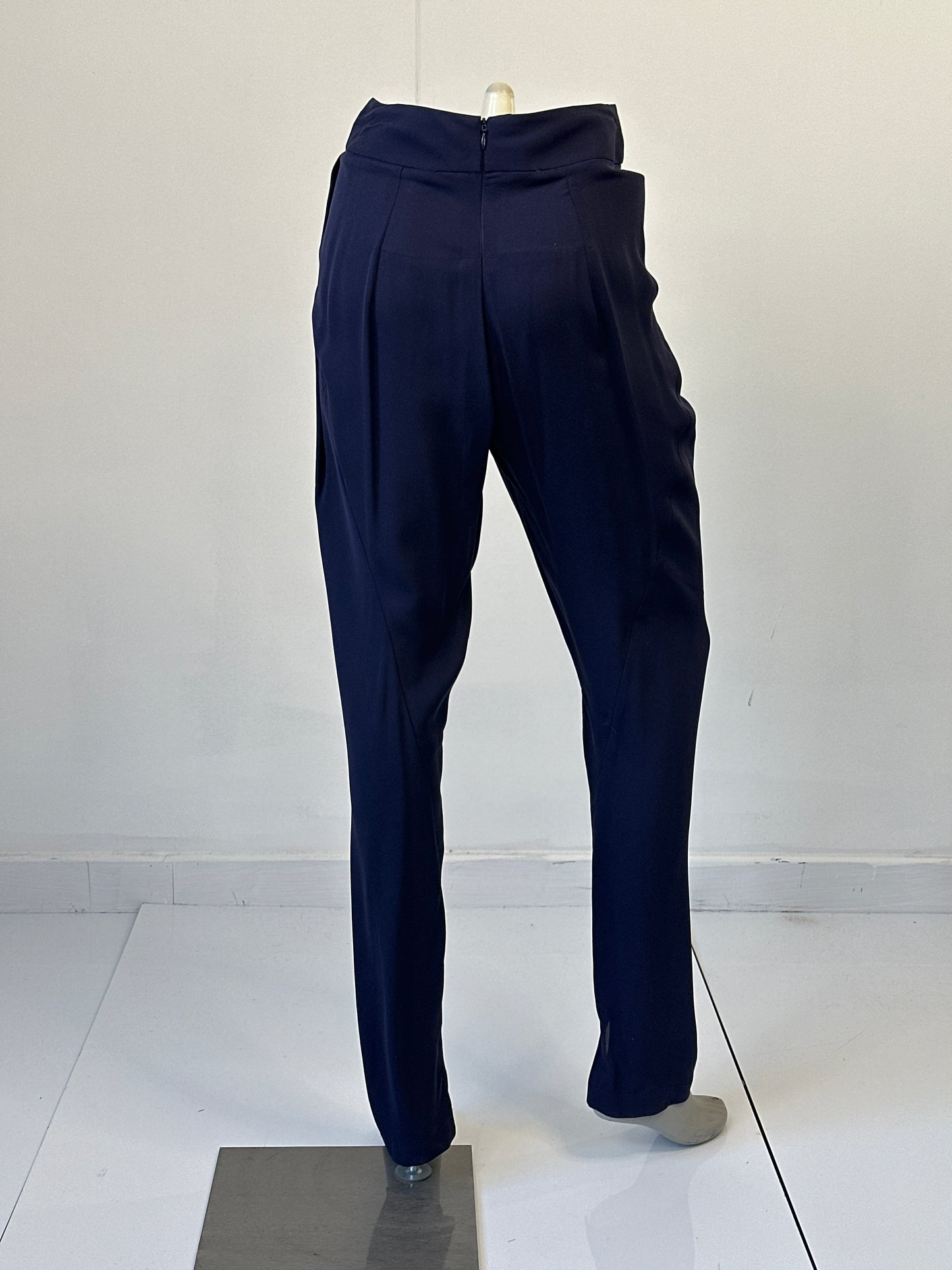 WILLOW | pants | size 8 | tapered leg | 100% silk