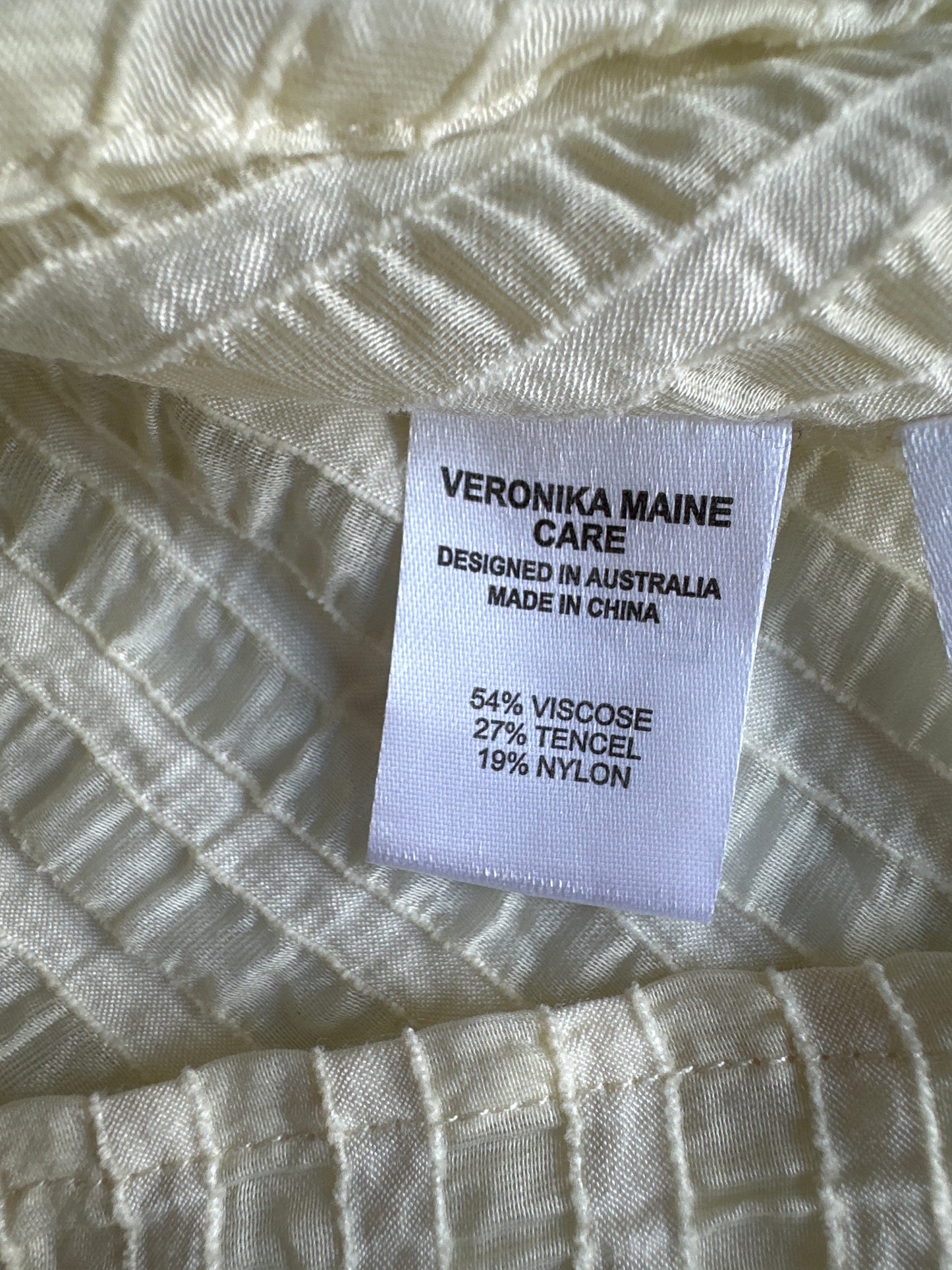Veronika Maine | top | size 10 | three quarter sleeve