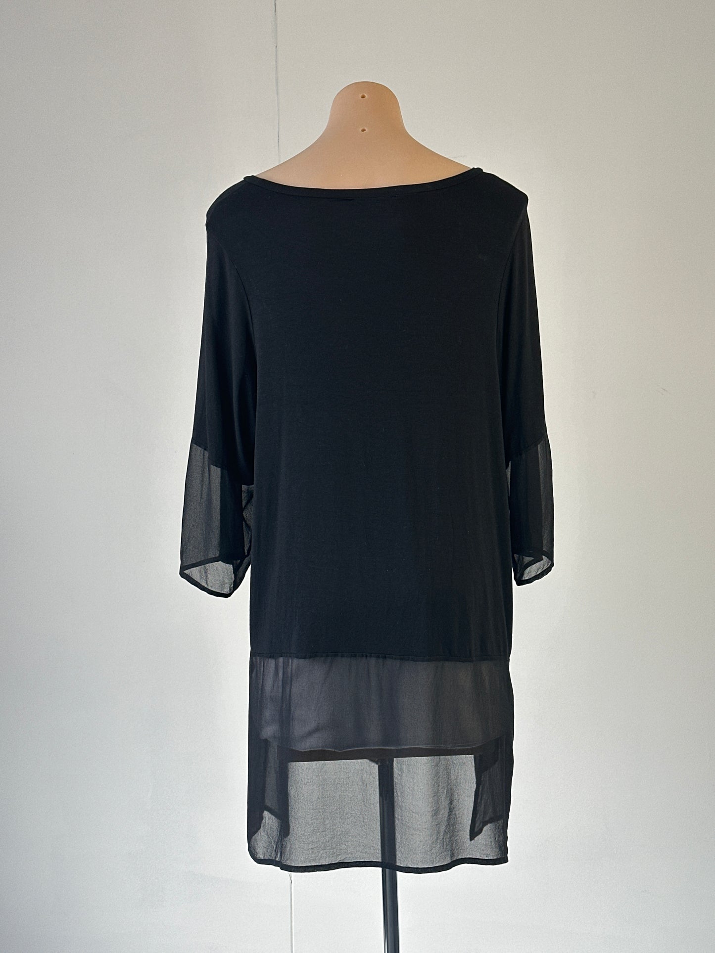 Morgan Marks | top | size 10 | three quarter sleeve