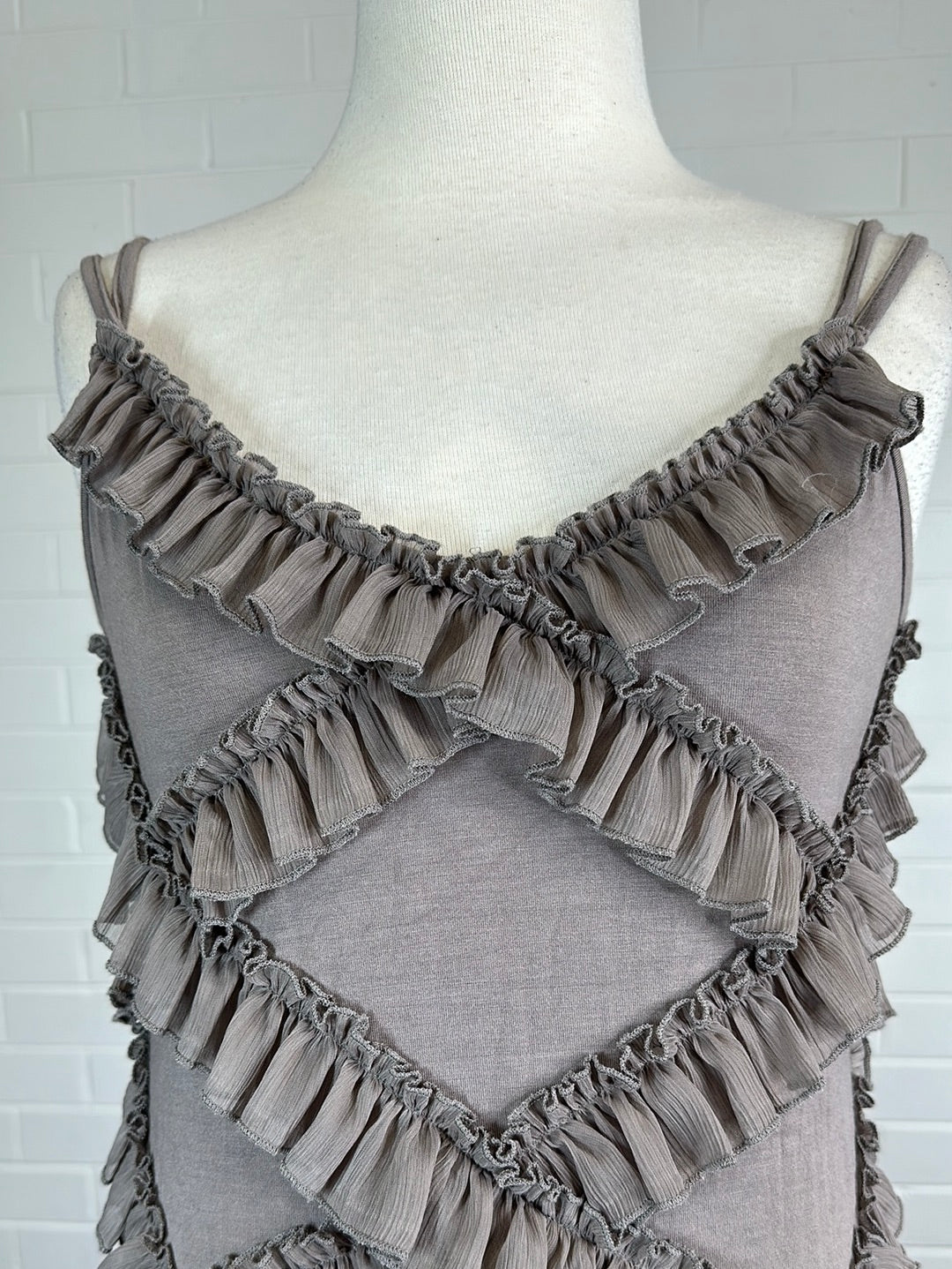 Liz Jordan | top | size 10 | sleeveless