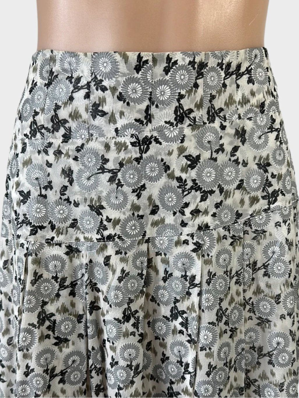 Akira Isogawa | vintage 90's | skirt | size 12 | knee length | 100% silk | made in Australia