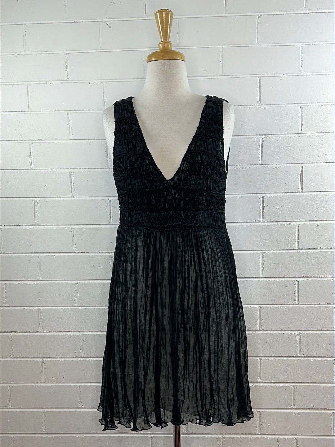 Max Studio | Los Angeles | dress | size 10 | knee length | 100% silk