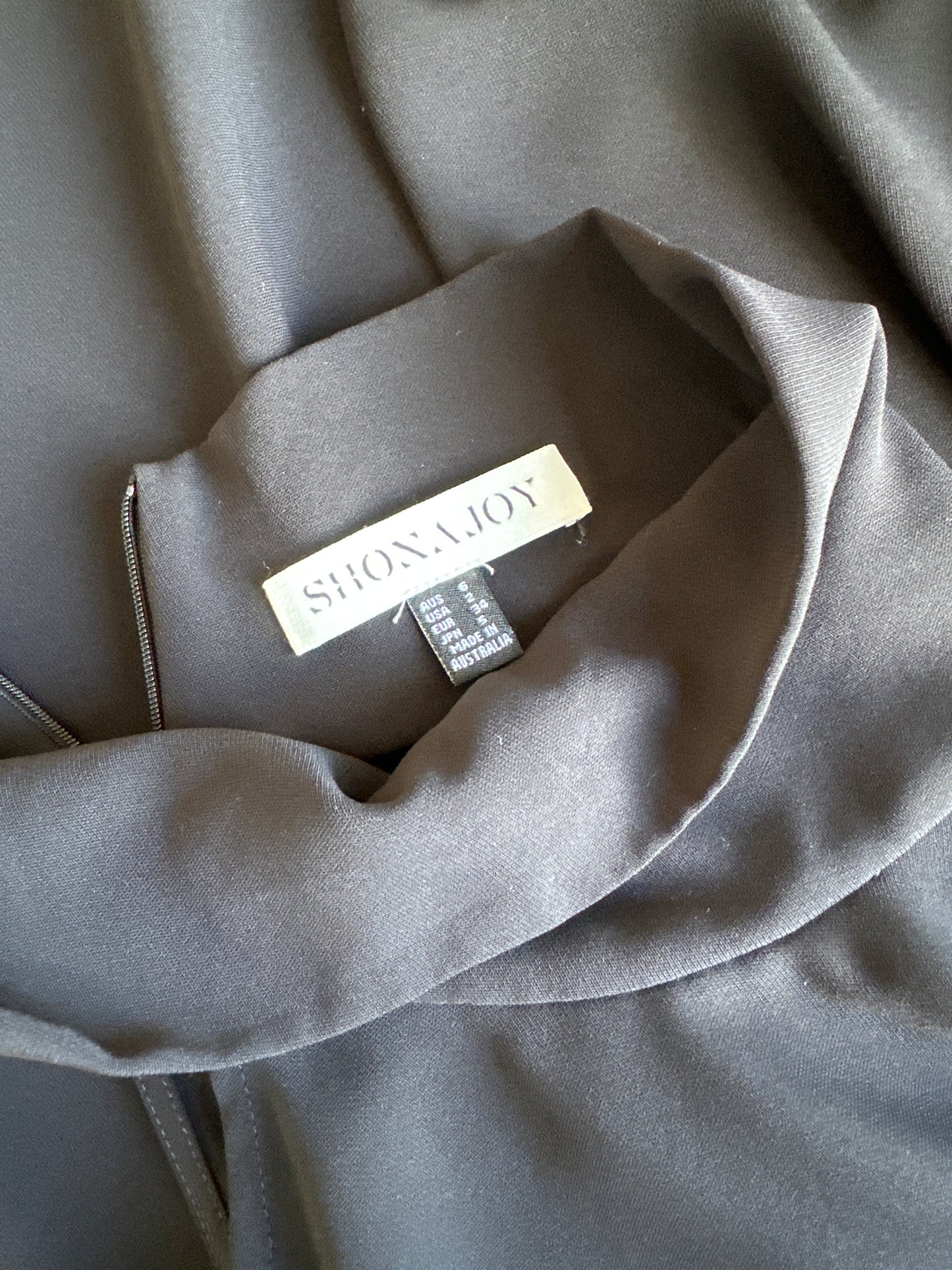 Shona Joy | top | size 6 | sleeveless | made in Australia 🇦🇺