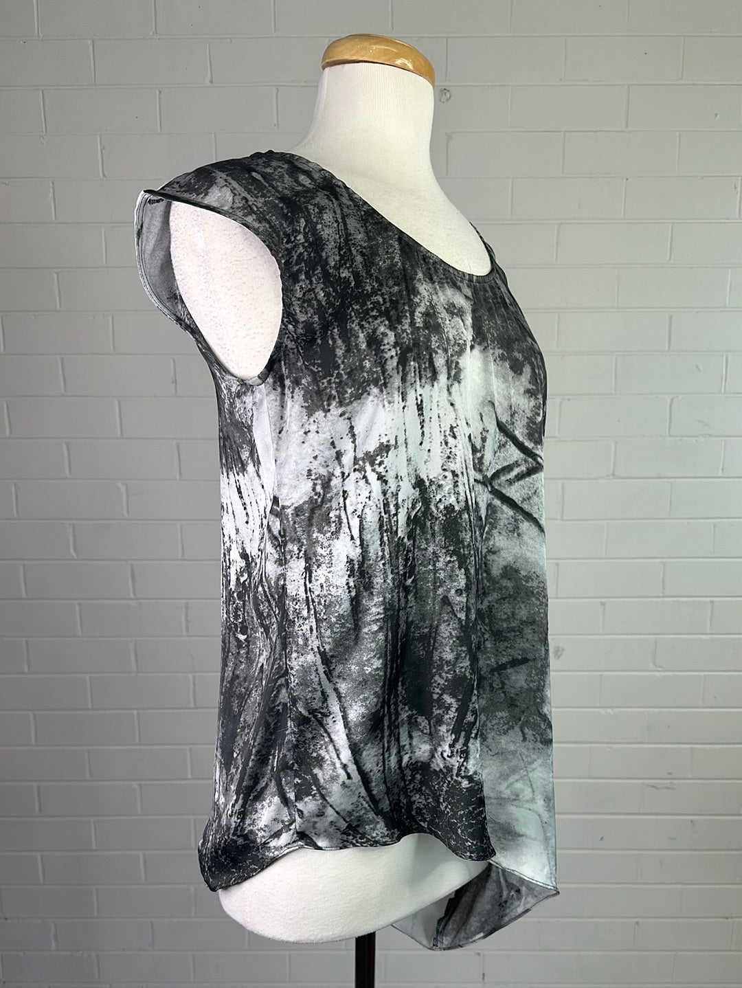 Wayne Cooper | top | size 10 | sleeveless