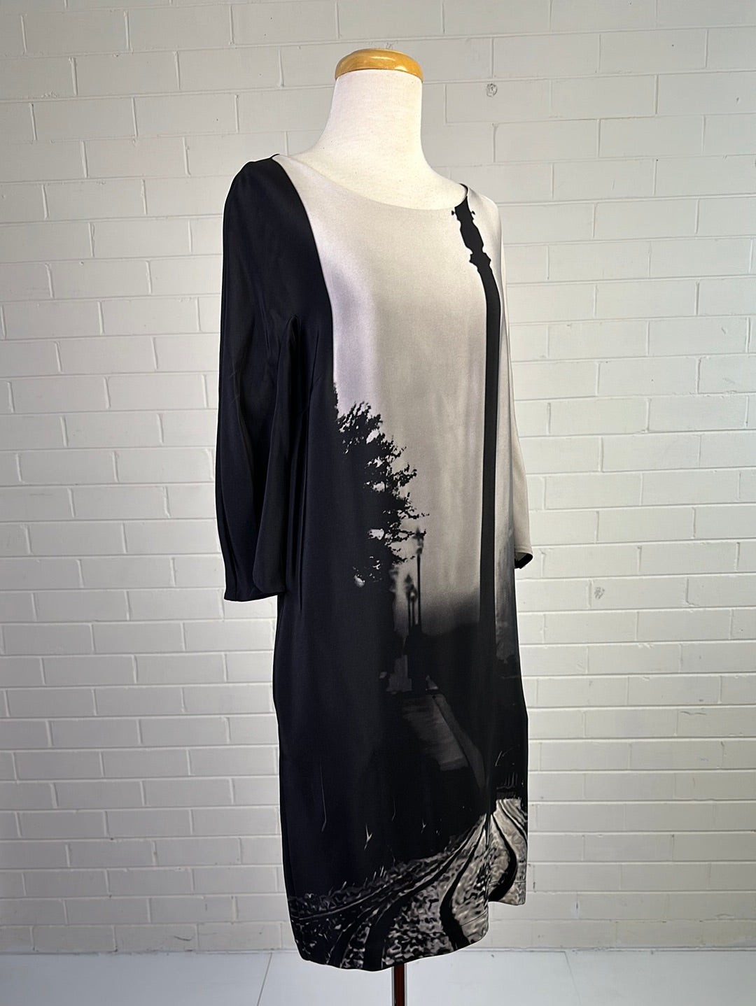 Mary Katrantzou | London | dress | size 10 | knee length | 100% silk | made in Italy