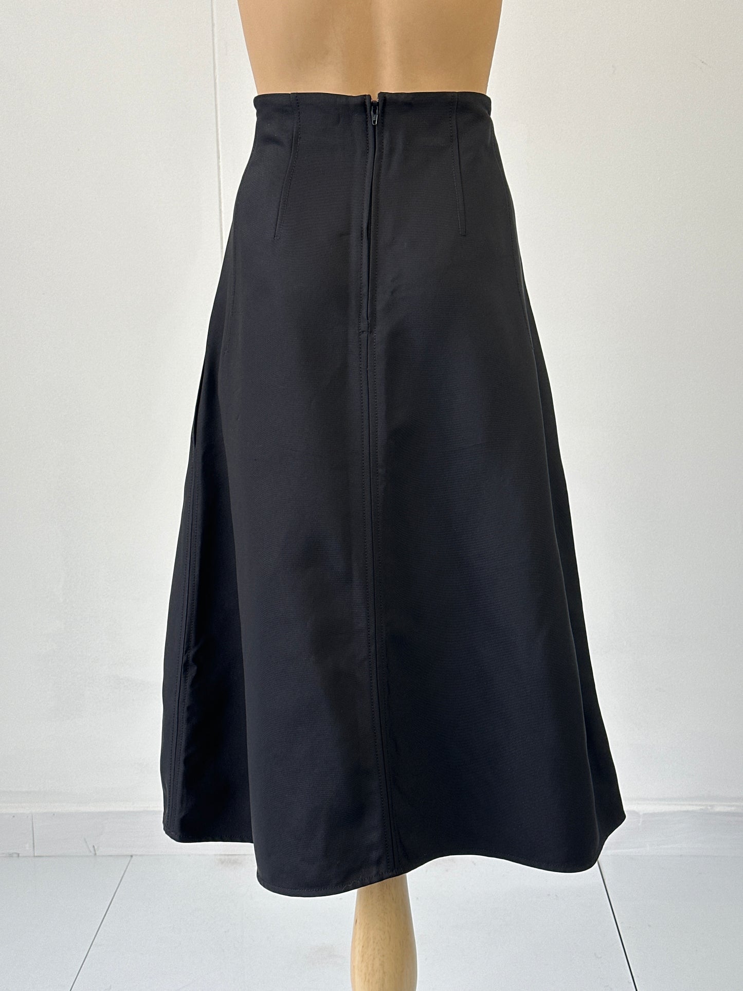 Scanlan Theodore | skirt | size 6 | midi length