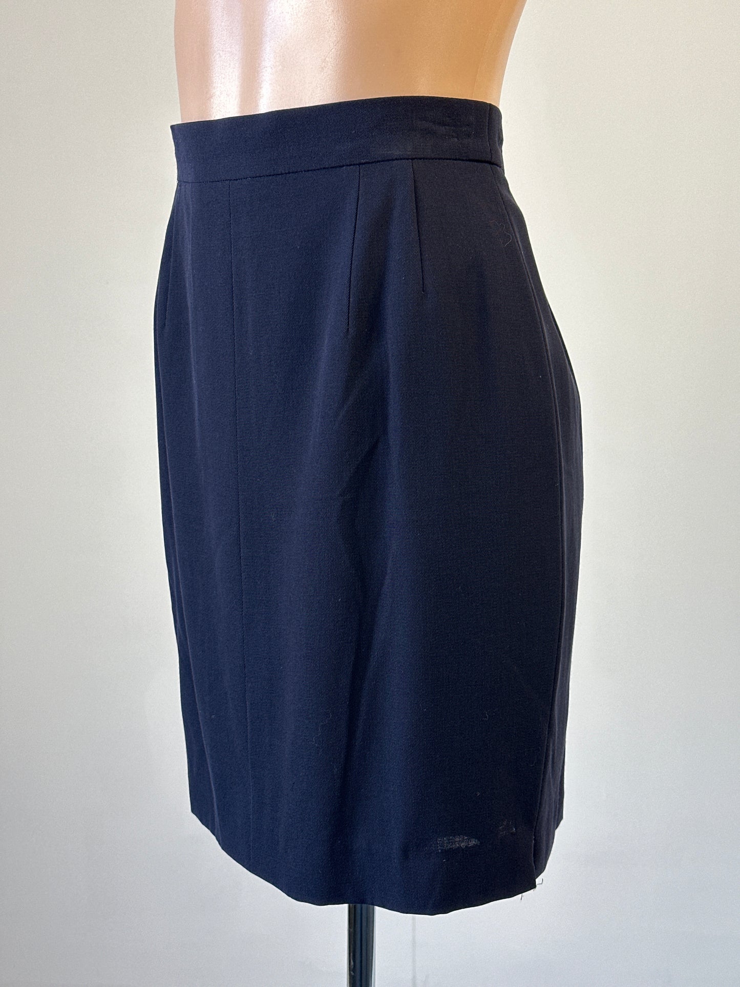 Louis Féraud | Paris | vintage 80's | skirt | size 12 | knee length | 100% wool | made in West Germany