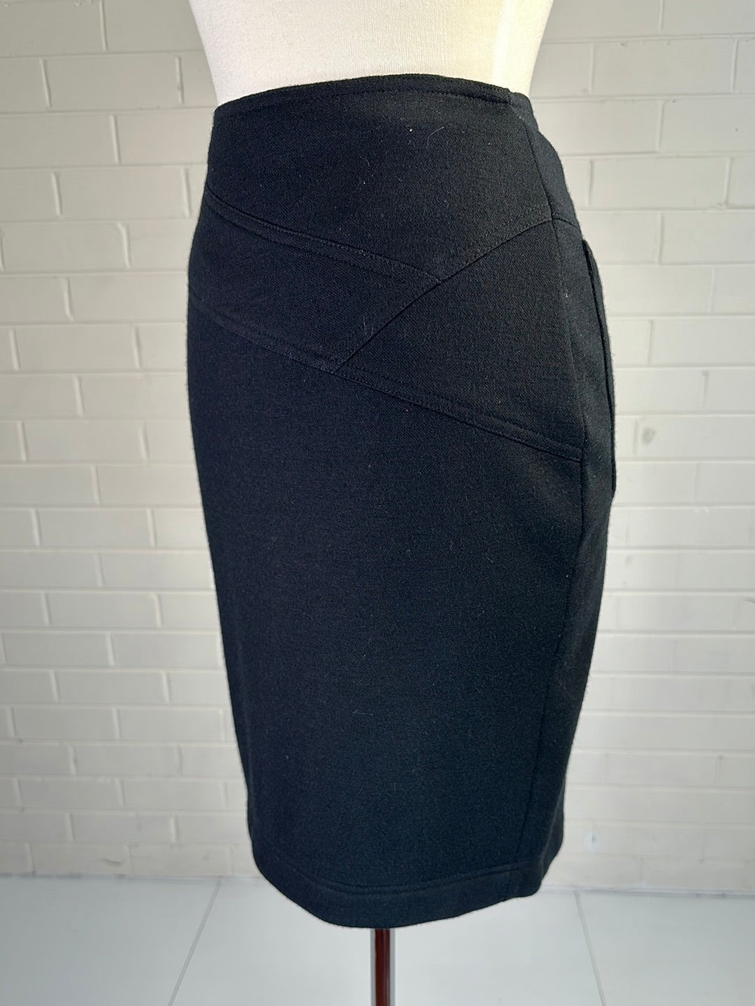 Harry Who | vintage 90's | skirt | size 8 | knee length | 100% wool