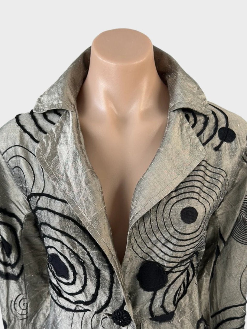 VERGE | New Zealand | jacket | size 8 | single breasted | 100% silk