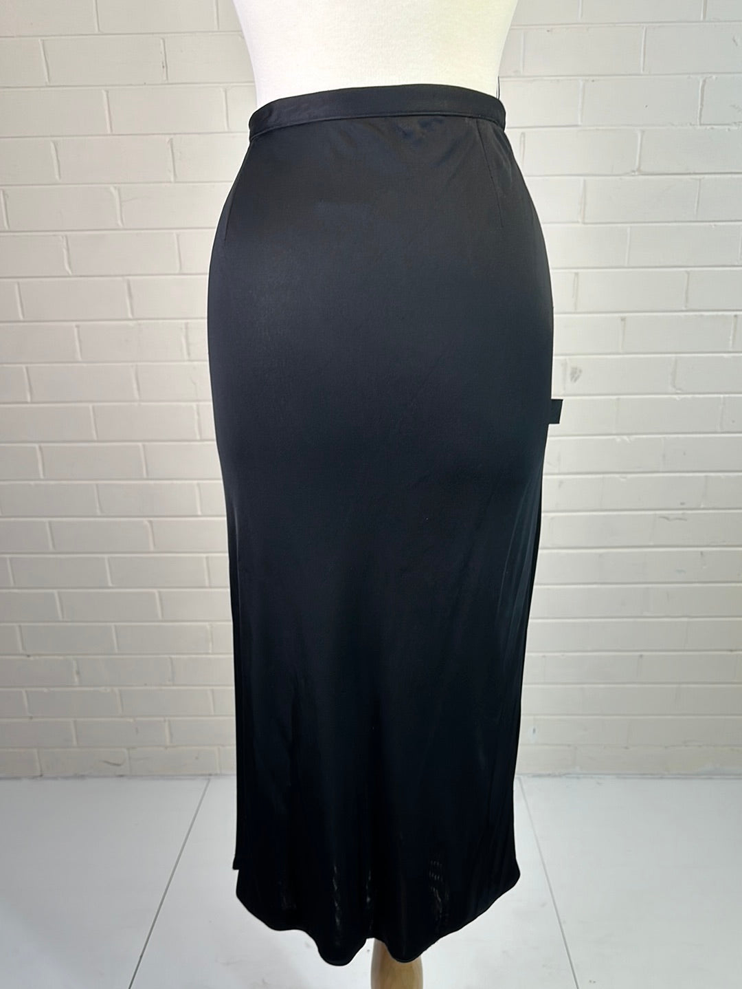 Gianfranco Ferré | Italy | skirt | size 8 | midi length | made in Italy