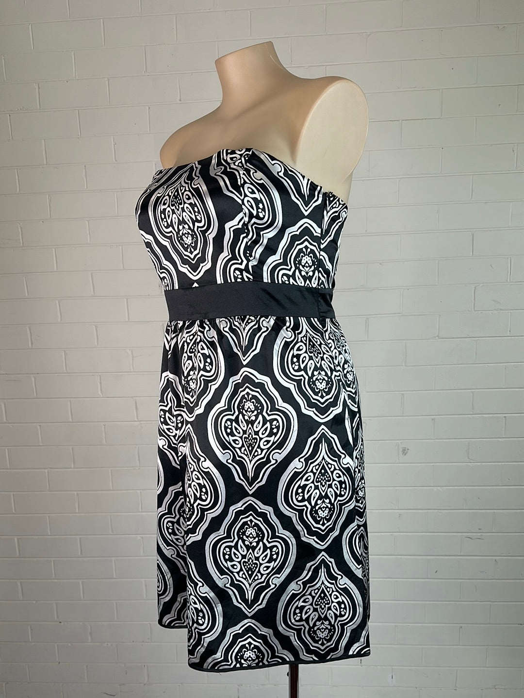 White House Black Market | US | dress | size 14 | knee length