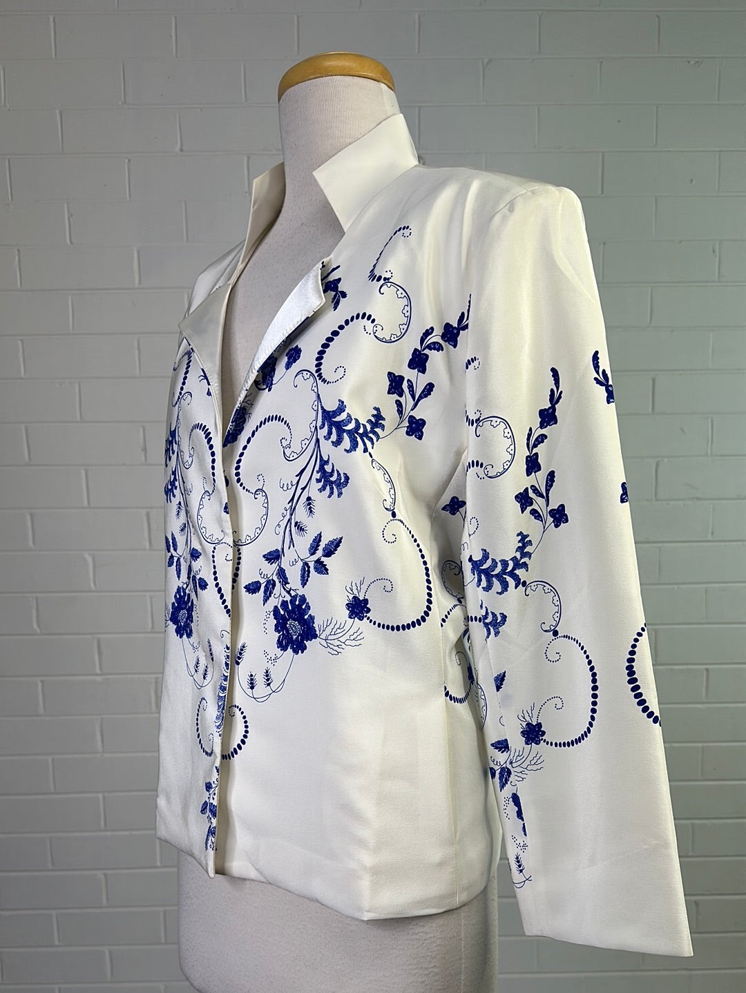 Carla Zampatti | jacket | size 14 | single breasted | 100% silk | made in Australia 🇦🇺