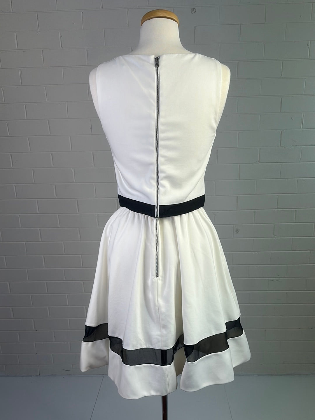 Alice + Olivia | New York | skirt & top set | size 8 | knee length