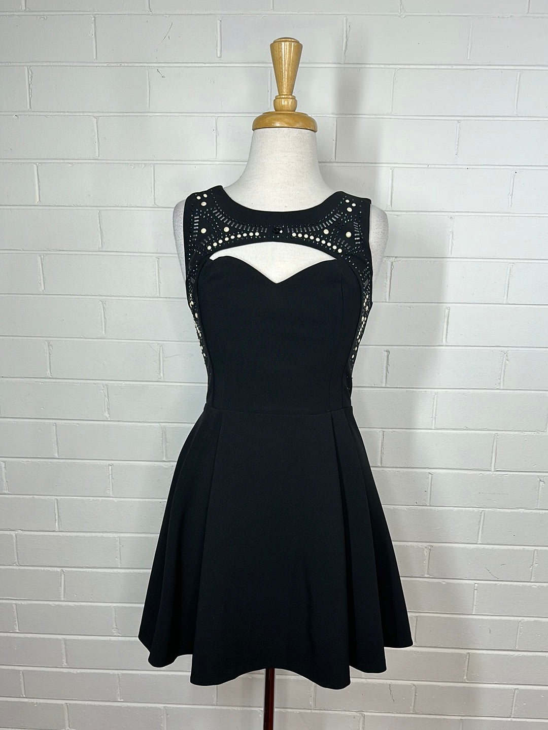 GUESS | dress | size 6 | mini length