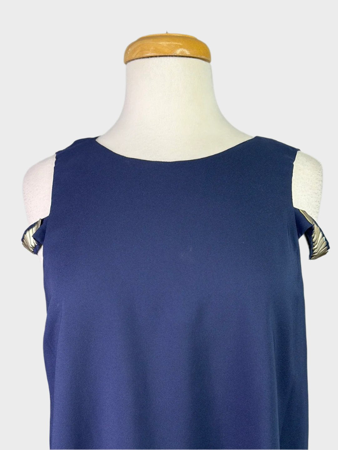 Wayne Cooper | top | size 12 | sleeveless