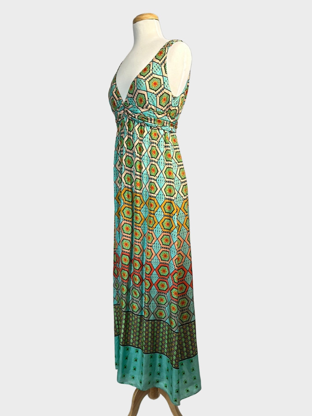 Max | New Zealand | dress | size 8 | maxi length | 100% silk