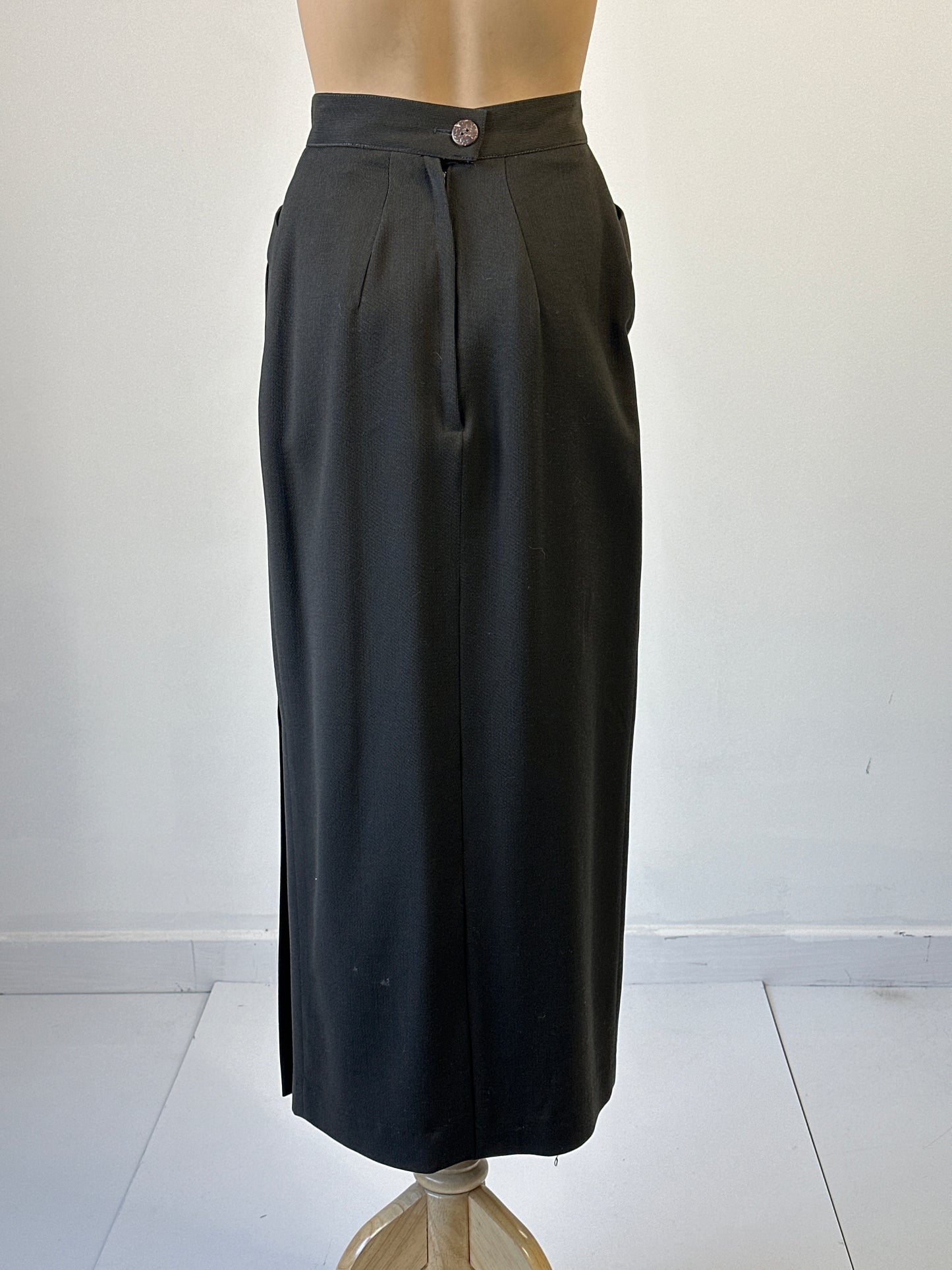 Adam Bennett | vintage 90's | skirt | size 12 | midi length | 100% wool | made in Australia 🇦🇺