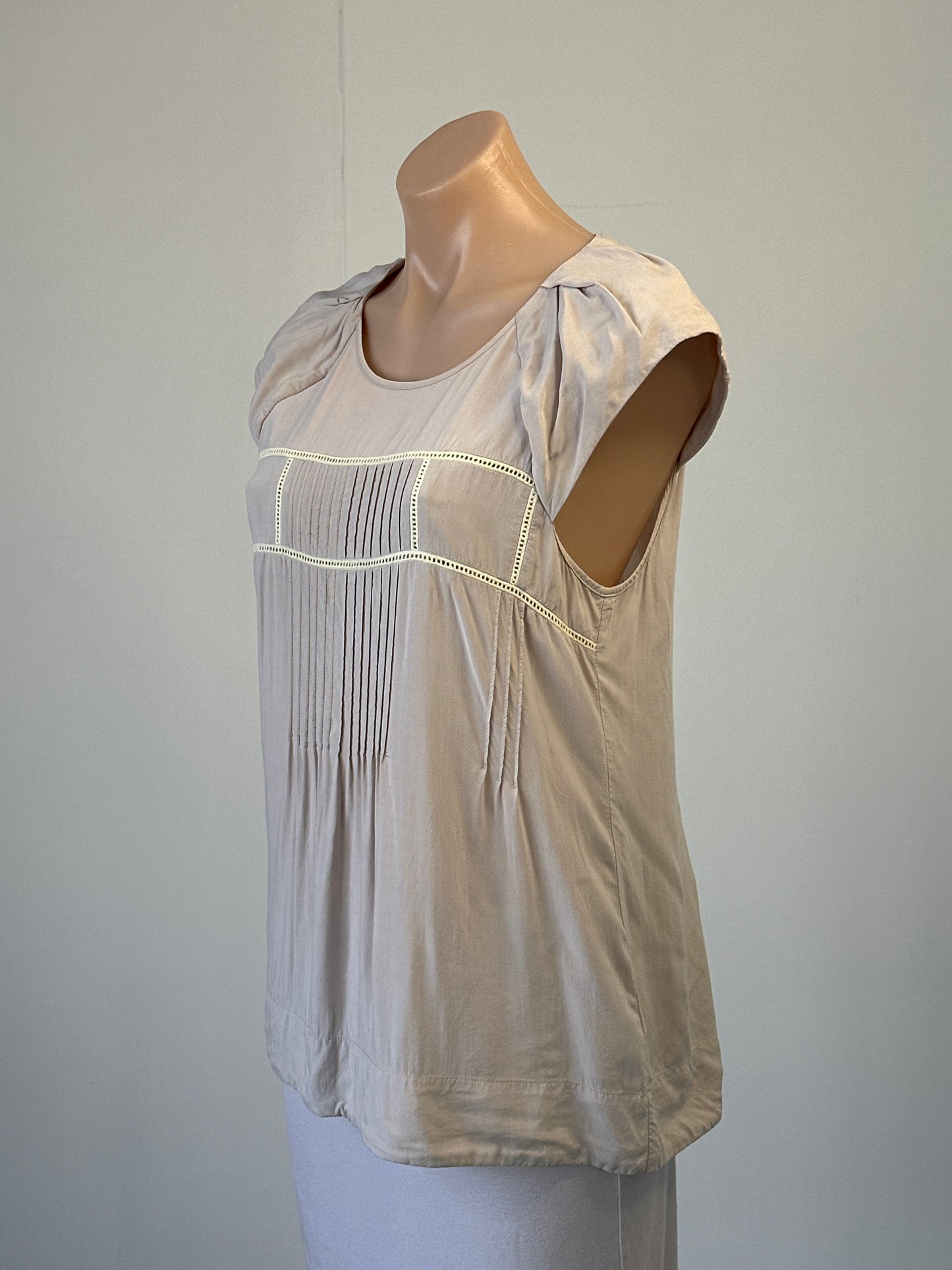 Rodeo Show | top | size 10 | cap sleeve