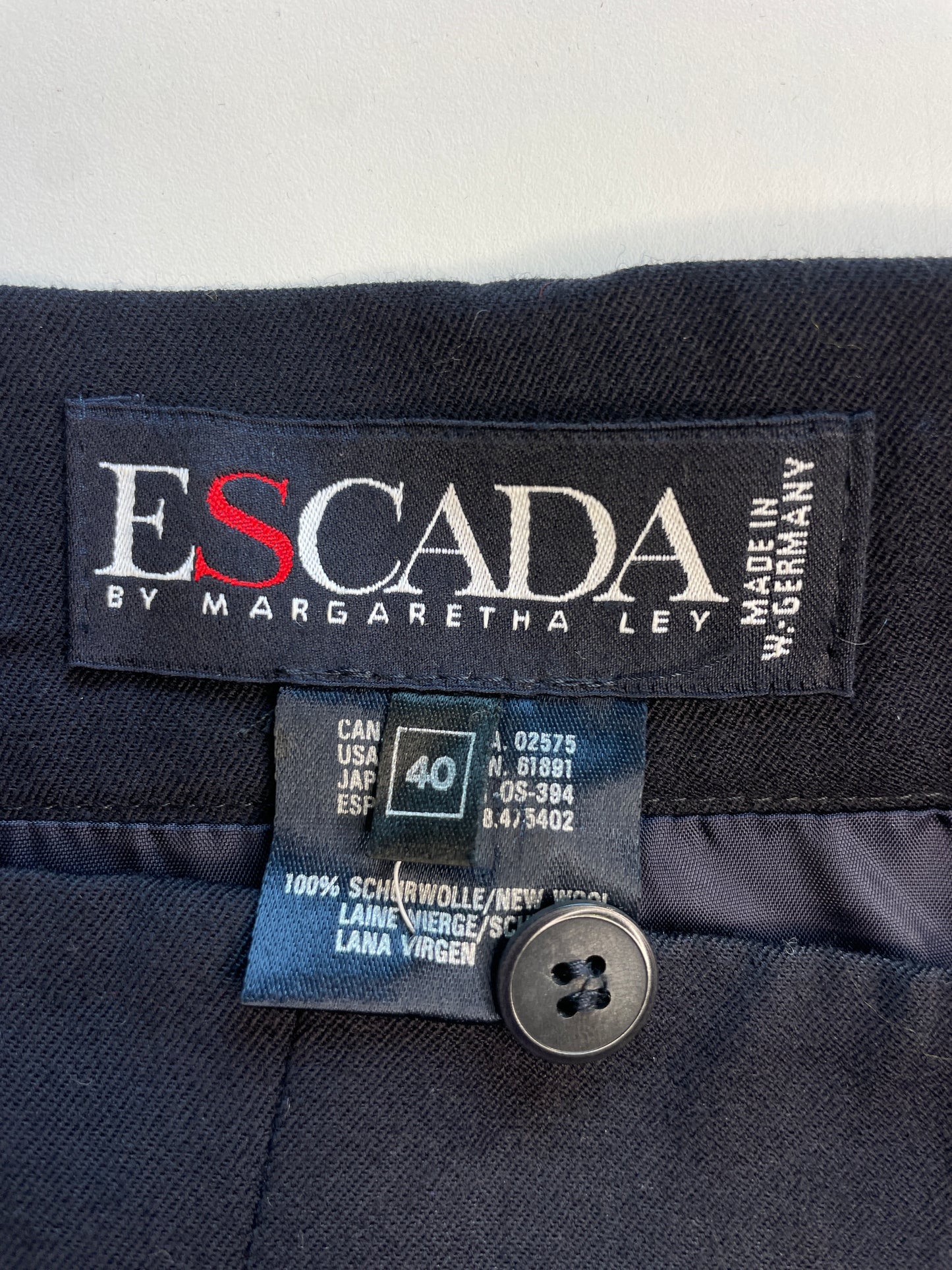 Escada | Munich | vintage 80's | skirt | size 10 | knee length | 100% wool | made in West Germany