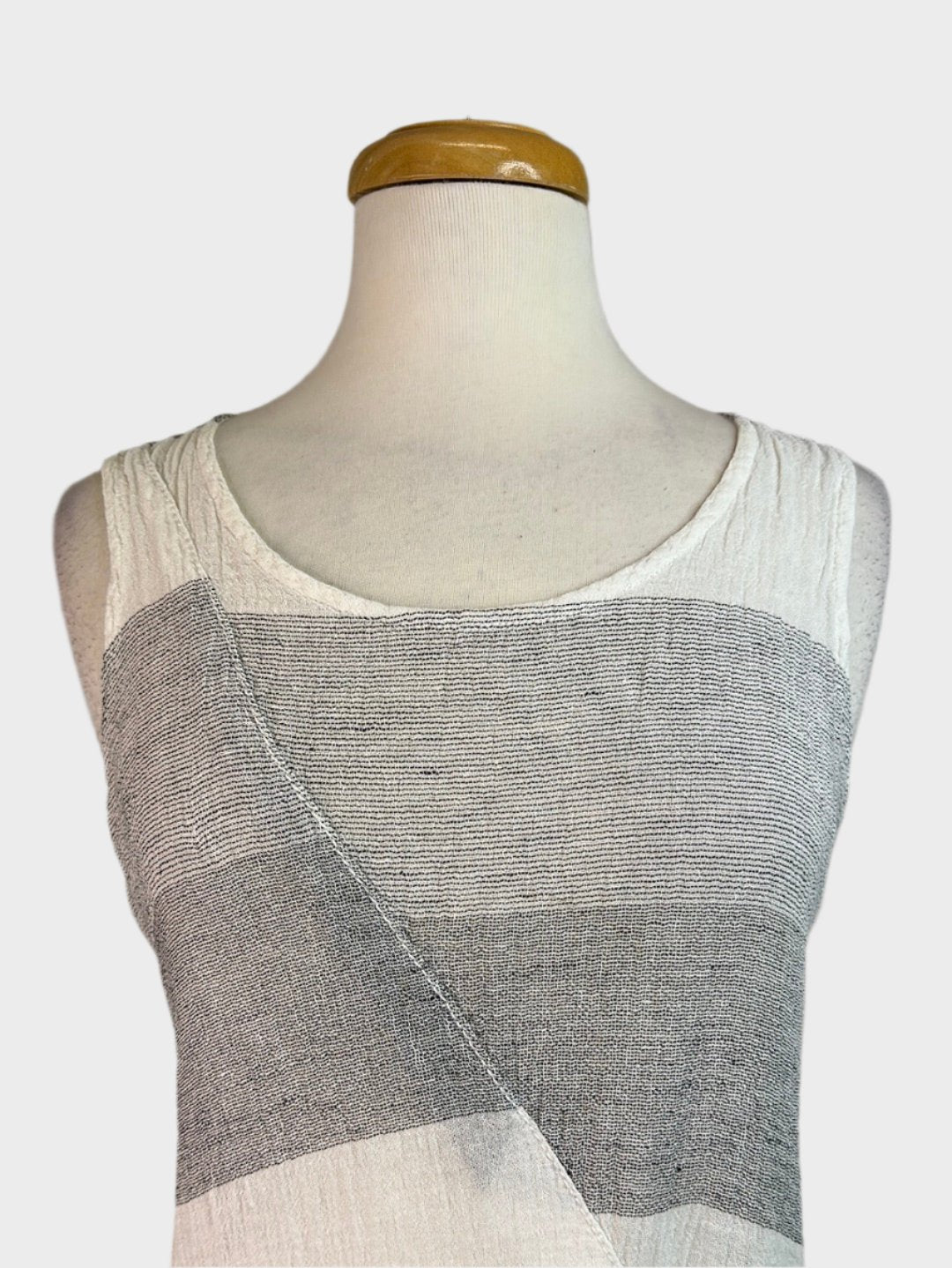 Visage | New Zealand | top | size 12 | sleeveless