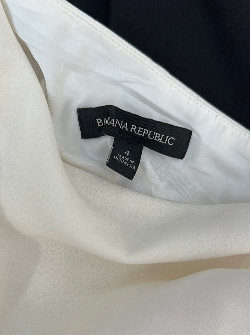 Banana Republic | California | pantsuit | size 8 | tapered leg