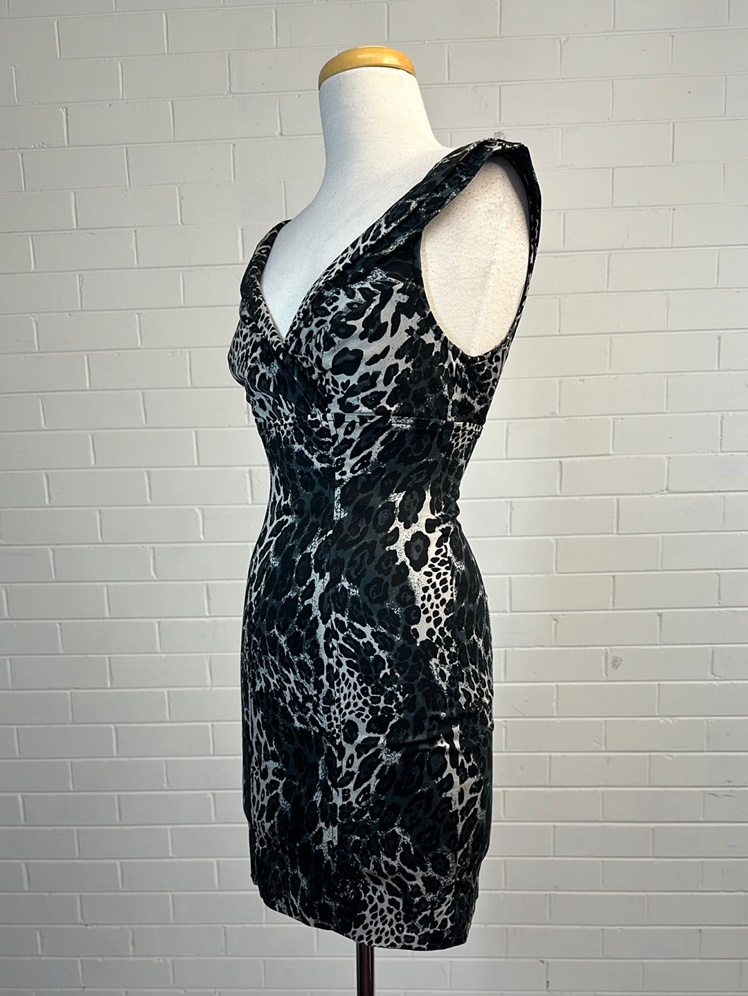 GUESS | dress | size 6 | mini length