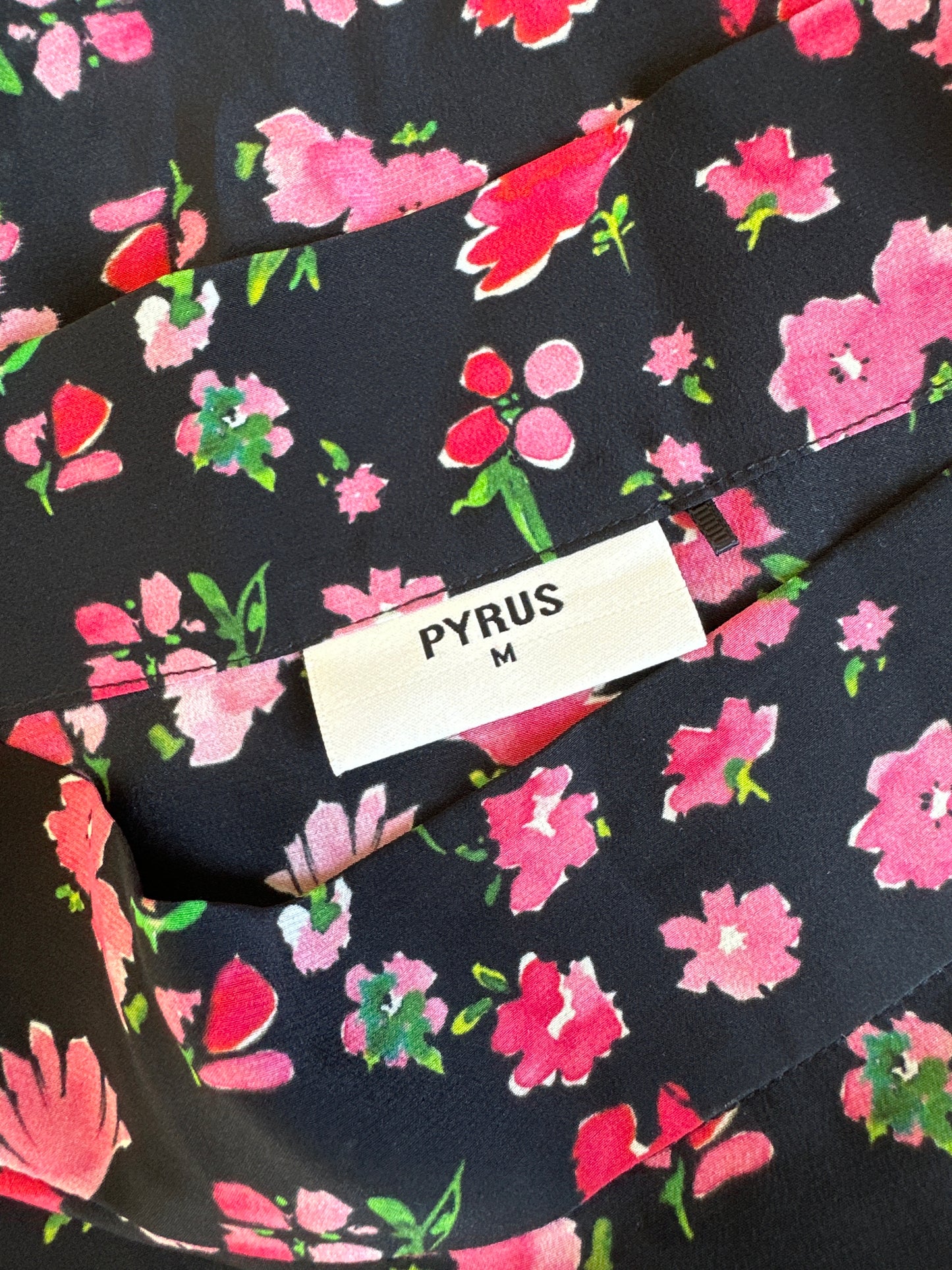 PYRUS | London | skirt | size 10 | midi length | 100% silk