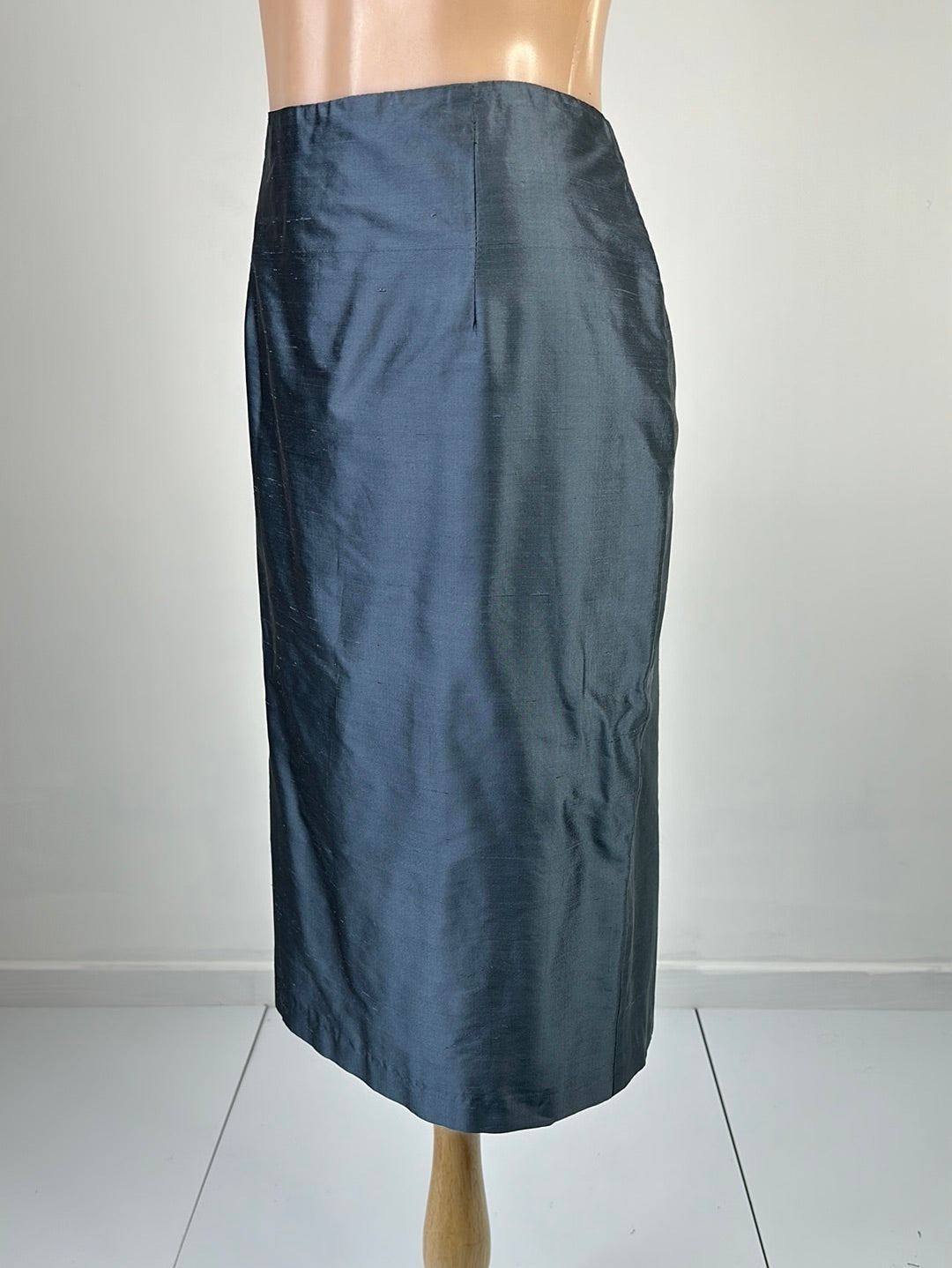 daronne Australia | vintage 90's | skirt | size 16 | midi length | 100% silk