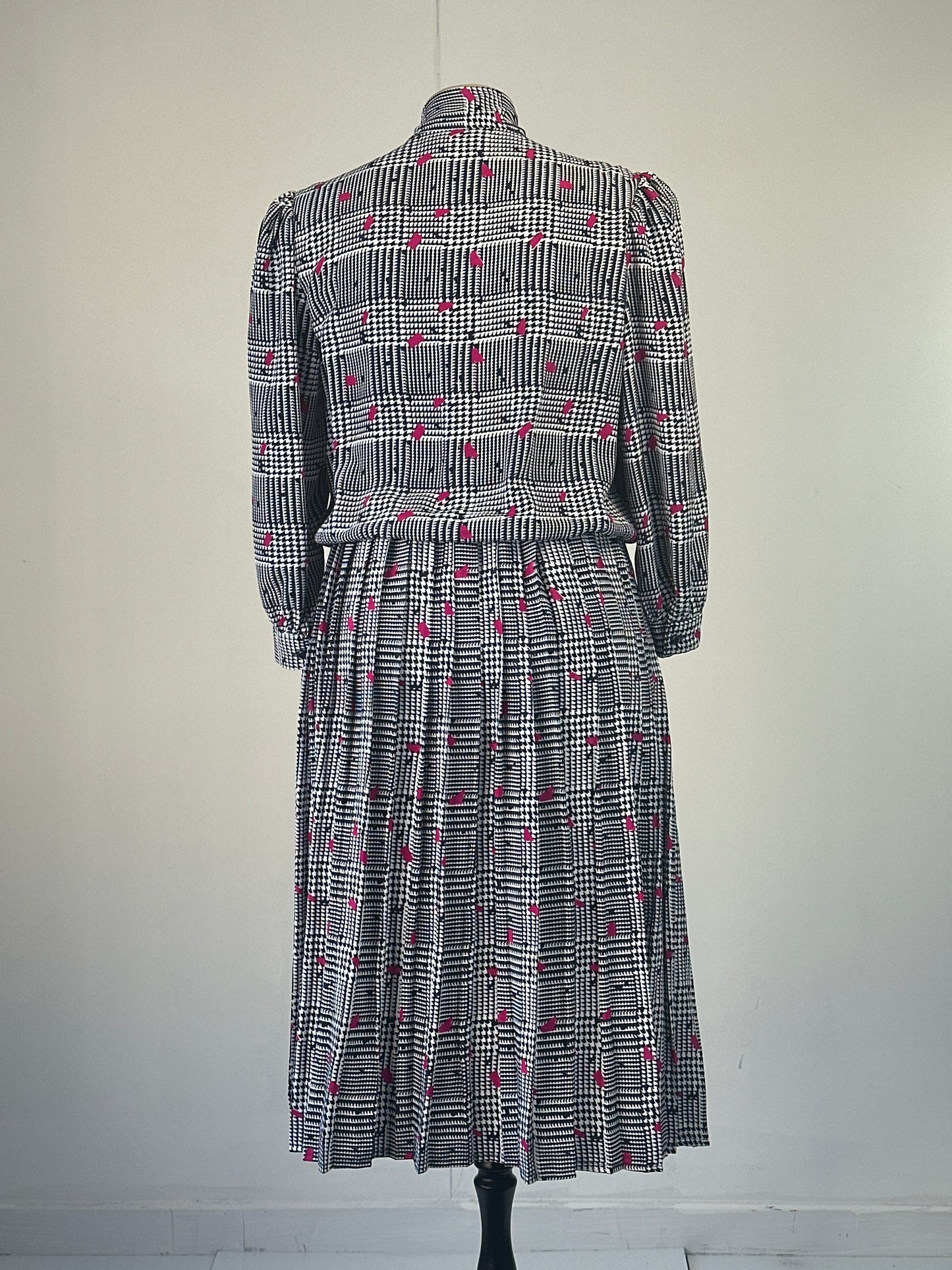 Noel Wells Melbourne | vintage 80's | dress | size 18 | midi length | made in New Zealand