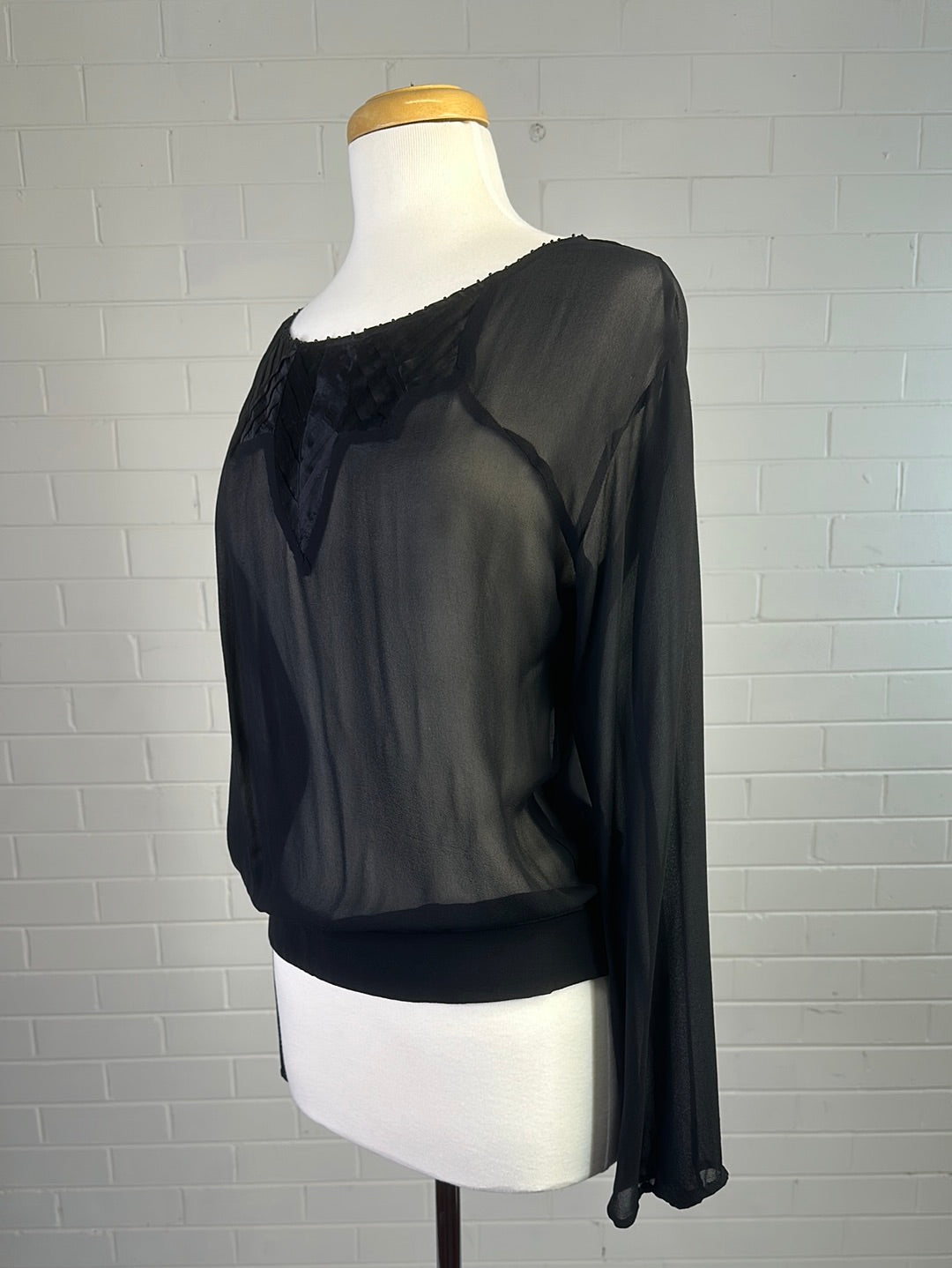 Tara Jarmon | Canada | top | size 10 | long sleeve | 100% silk