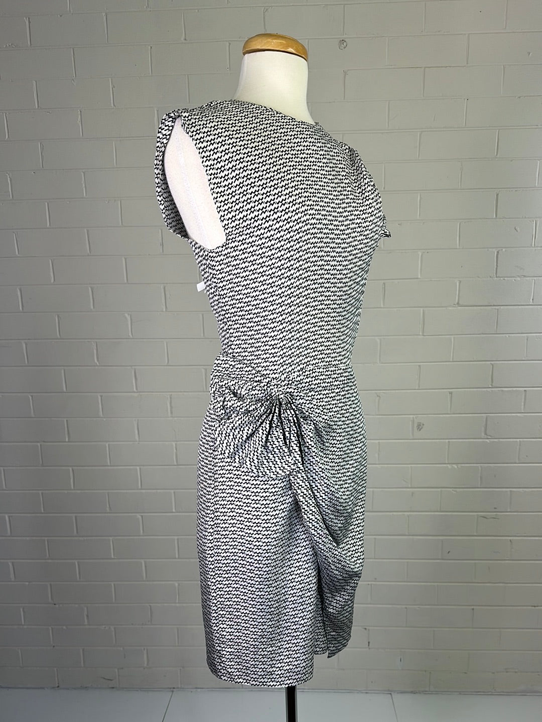 Diane von Furstenberg | New York | dress | size 12 | knee length | 100% silk