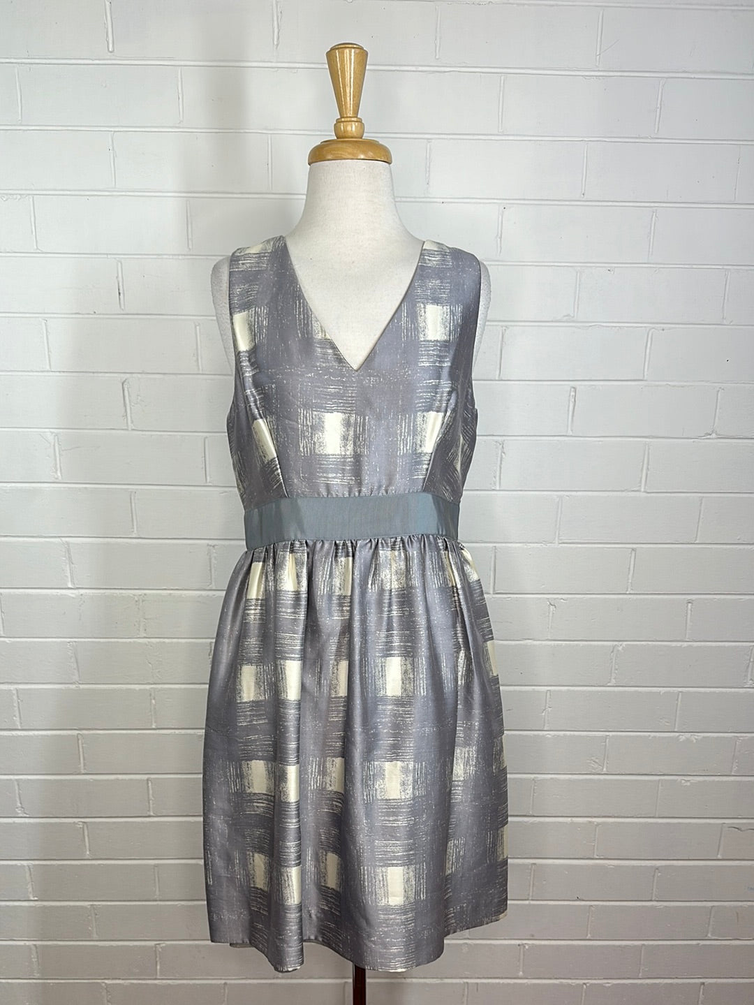 Wayne Cooper | dress | size 12 | knee length | 100% silk