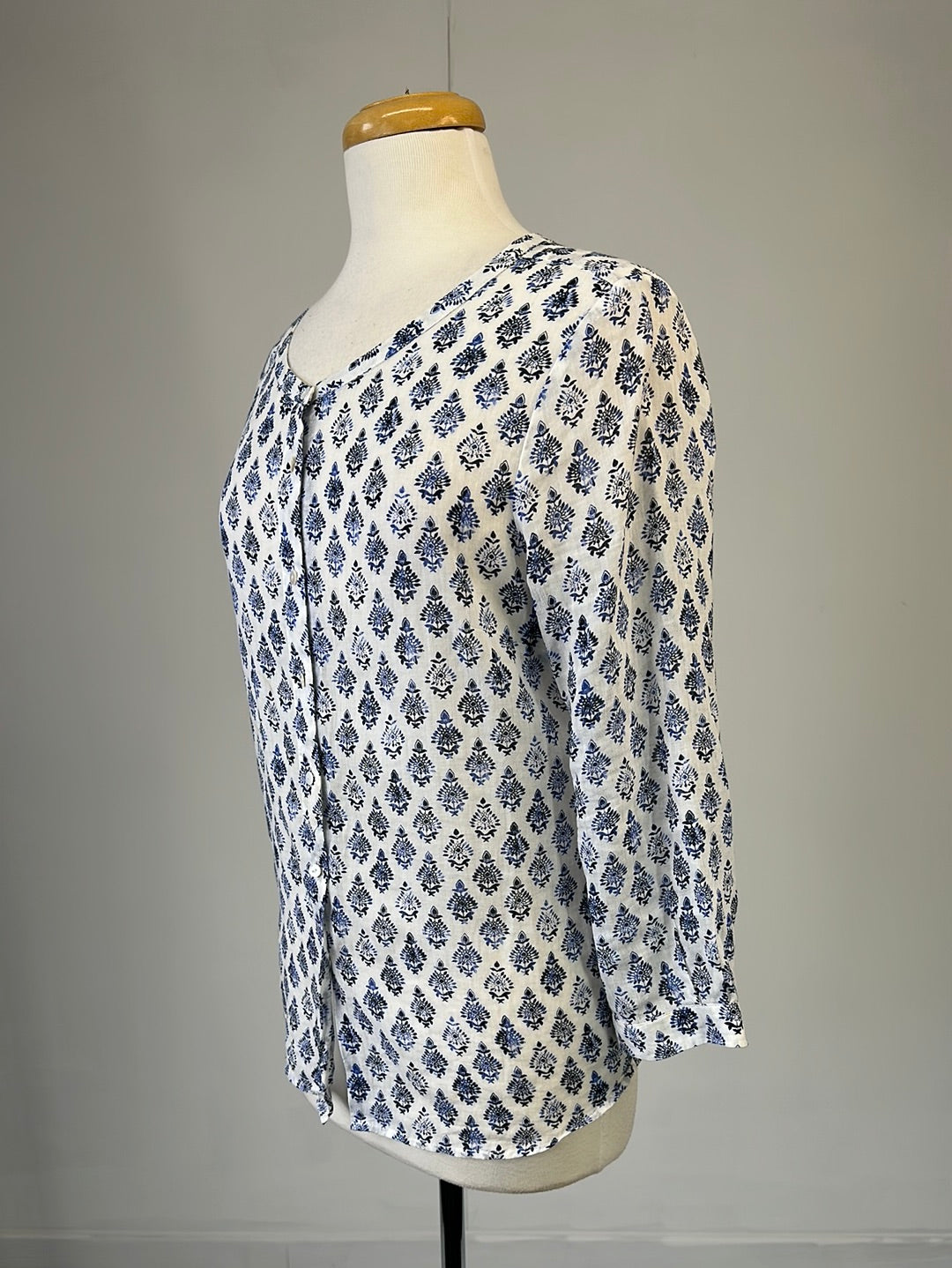 Anna Thomas | shirt | size 12 | three quarter sleeve | ramie cotton blend