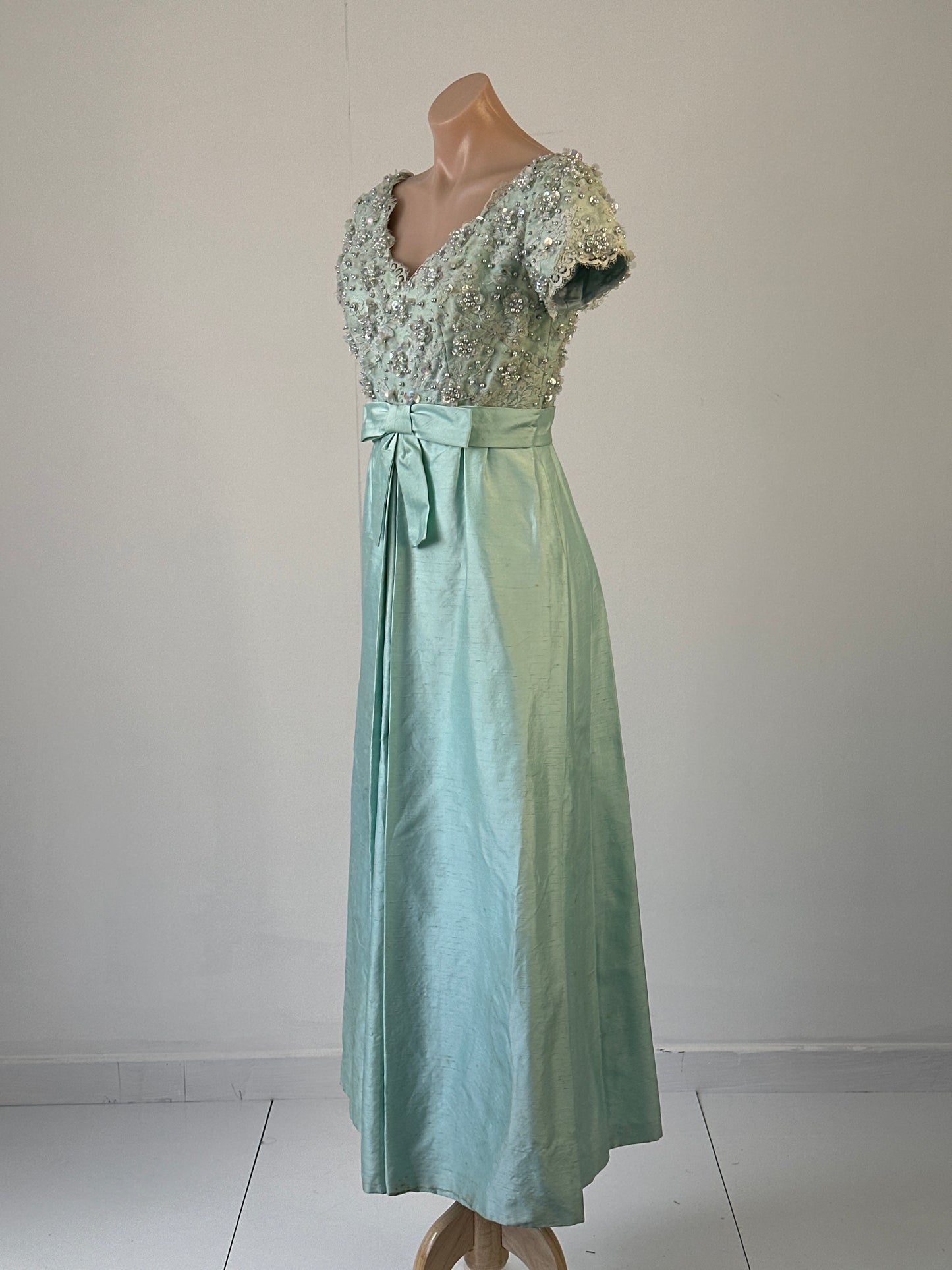 Jinoel of Melbourne | vintage 60's | gown | size 10 | maxi length | 100% silk