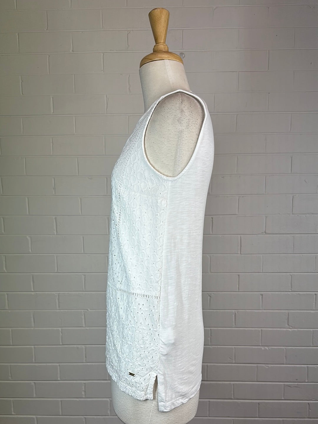 Tommy Hilfiger | New York | top | size 8 | sleeveless | 100% cotton