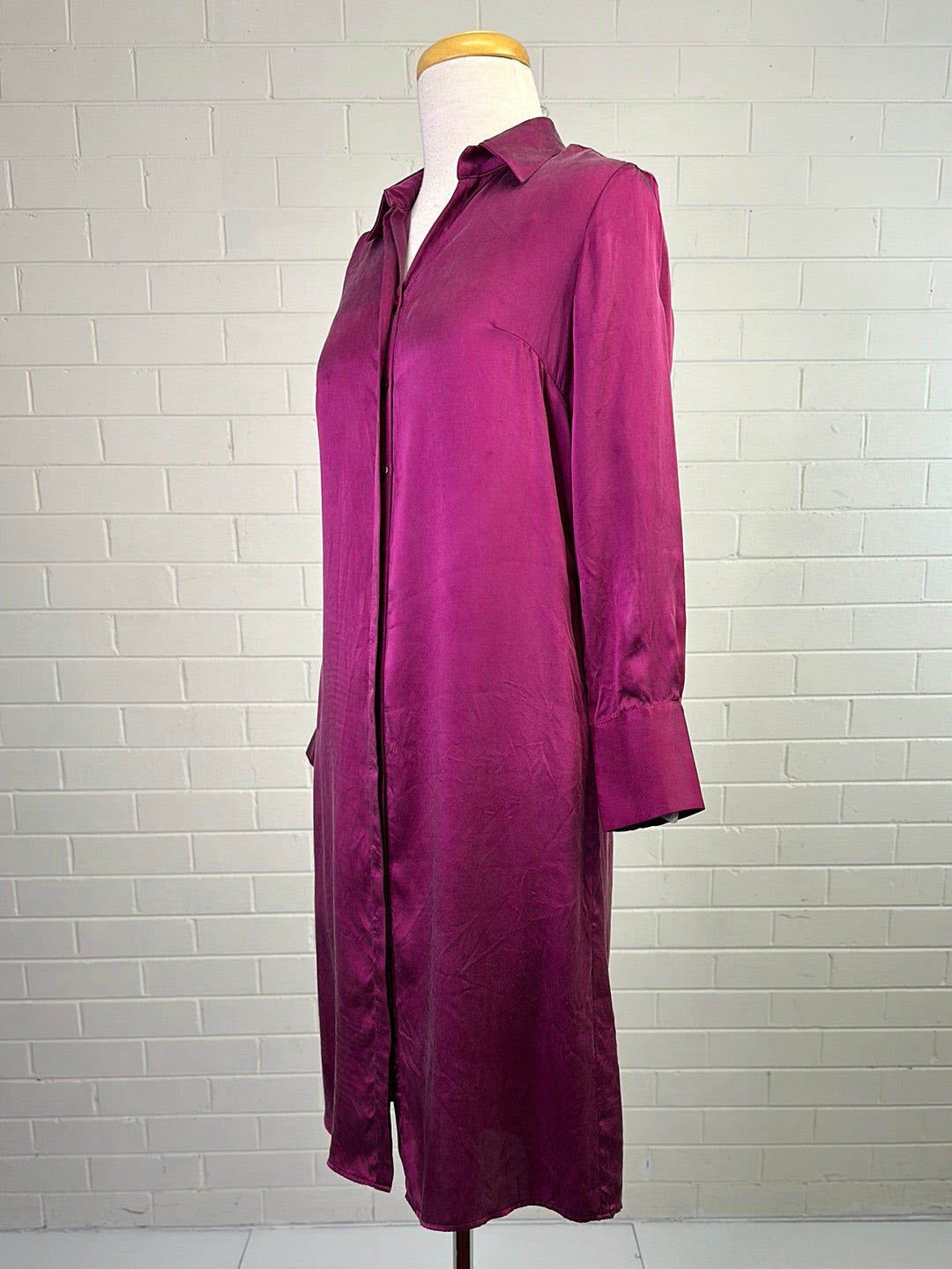 Dilly's | dress | size 8 | knee length | 100% silk