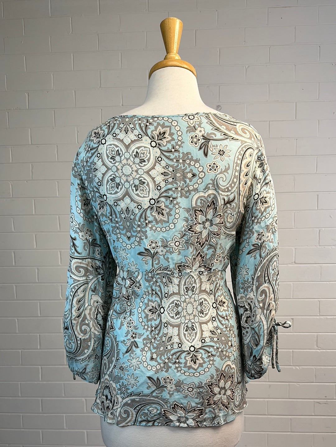 Ann Taylor | US | top | size 10 | three quarter sleeve | 100% silk