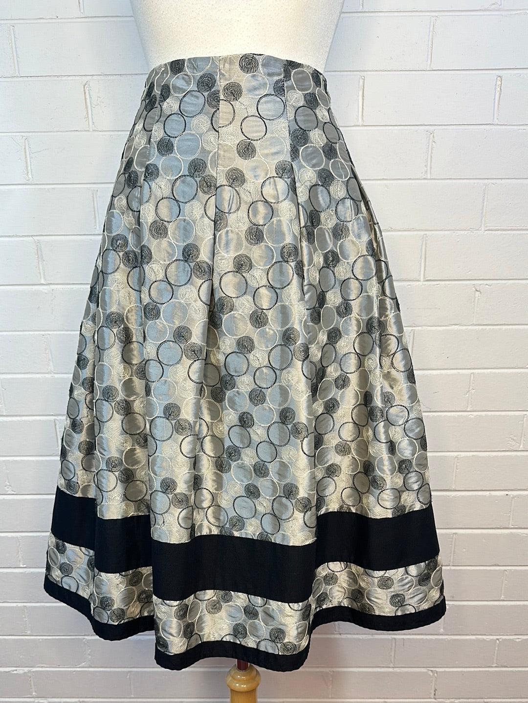 Liz Jordan | skirt | size 12 | midi length