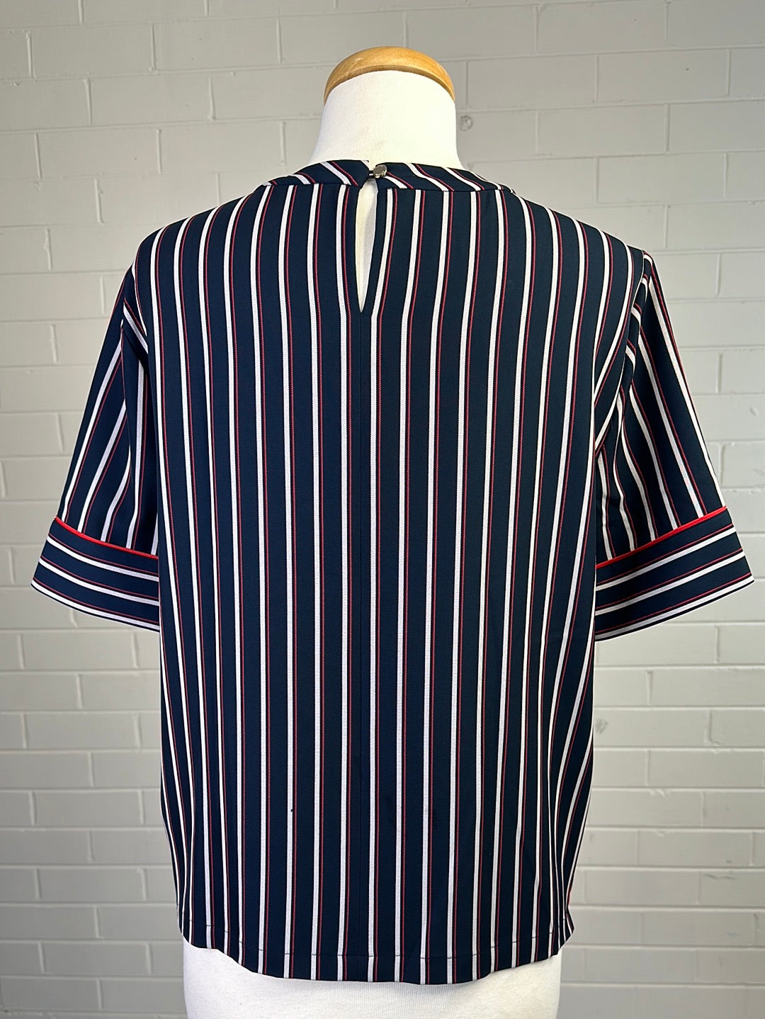 Tommy Hilfiger | New York | top | size 10 | short sleeve