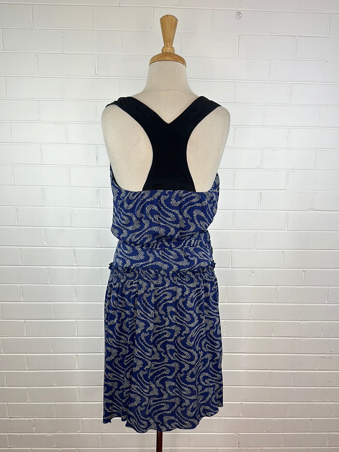 Vanessa Bruno | Paris | dress | size 8 | knee length | 100% silk