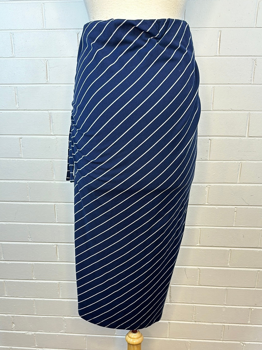 CAMILLA AND MARC | skirt | size 10 | midi length