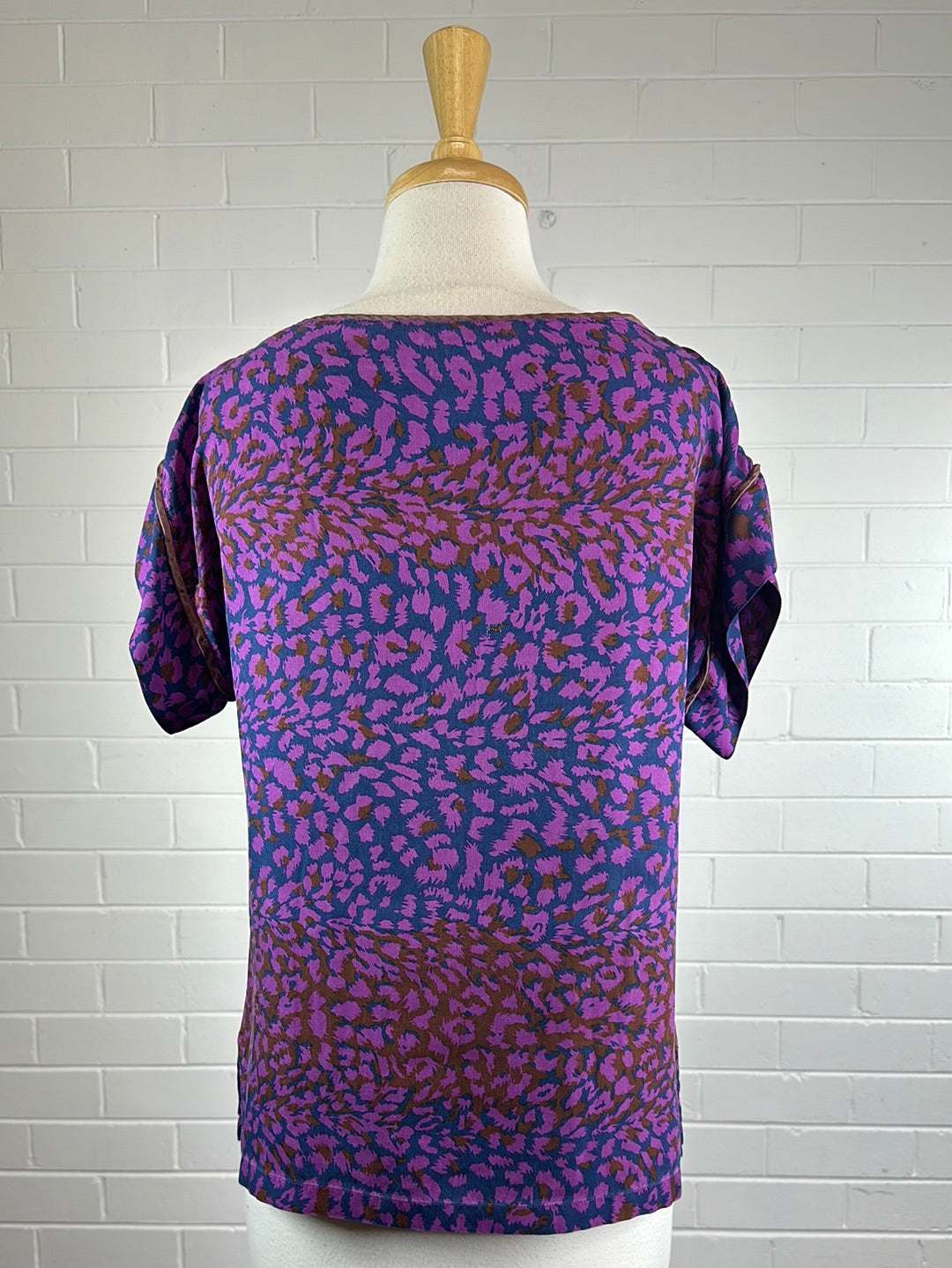 Marc Jacobs | New York | top | size 8 | cap sleeve | 100% silk