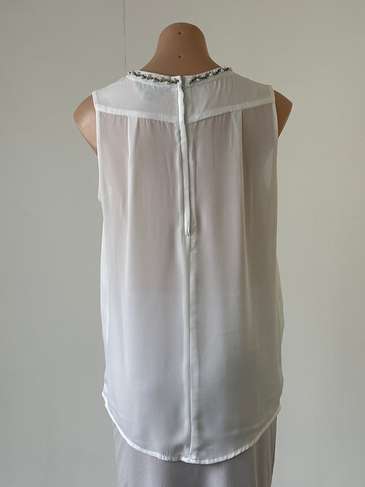 Liz Jordan | top | size 14 | sleeveless