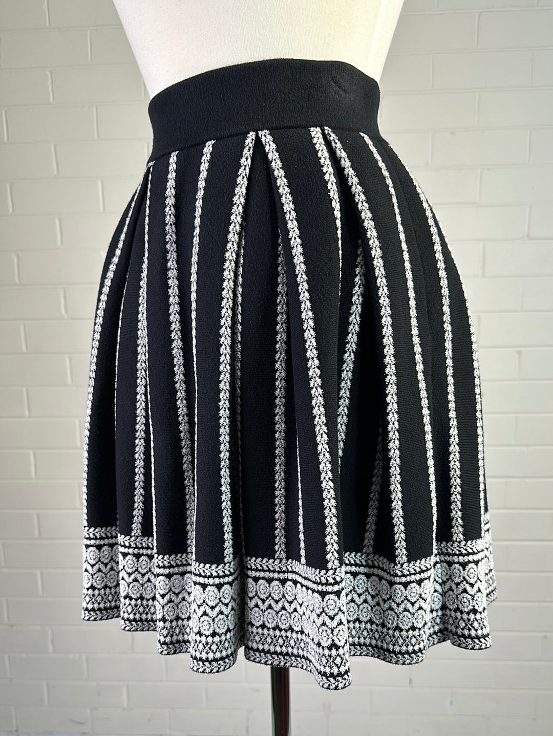 Maje | Paris | skirt | size 8 | mini length