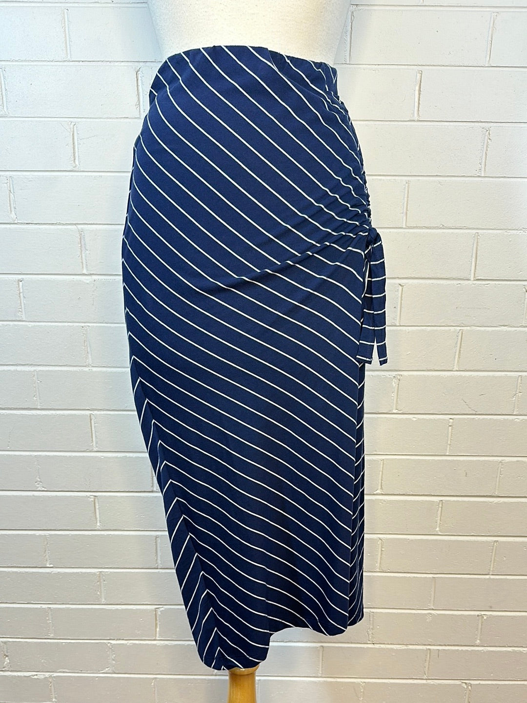 CAMILLA AND MARC | skirt | size 10 | midi length