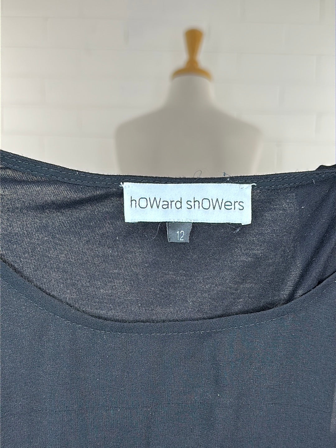 Howard Showers | top | size  12 | sleeveless