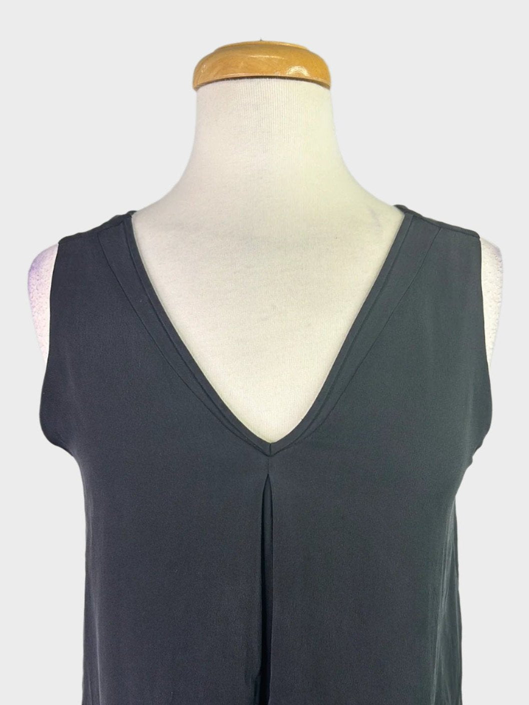 Theory | New York | top | size 12 | sleeveless | 100% silk