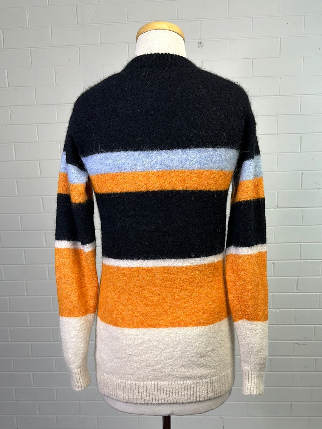 Country Road | sweater | size 6 | crew neck